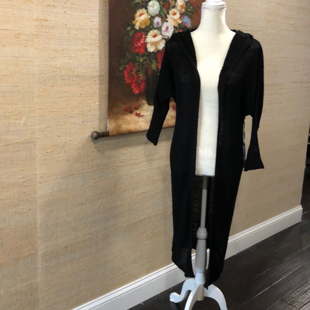 🌺NEW... Poof Apparel hooded full length sweater